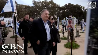 Mike Pompeo Offers Prayers During Emotional Visit to Site of Oct. 7 Massacre_2