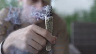 Rolling & Smoking a HALF OUNCE JOINT! (14 GRAM JOINT!)