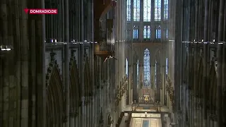 Kölner Dom - Auszug mit Karnevalslied