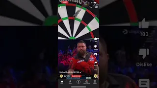 Micheal Smith with a blind 180 against Jonny Clayton 🎯😨