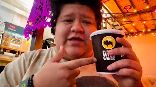 TRYING CHEESE CURDS FOR THE FIRST TIME! | They messed up this bad? | Buffalo Wild Wings Mukbang