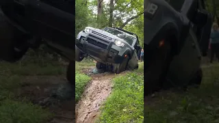 Land rover Defender 2021 Extreme level offroading😱