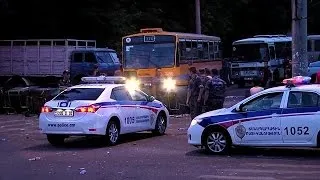 Armenia: scores of arrests at Yerevan police station protest