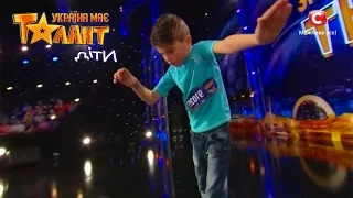 10 years boy dances like a robot on Ukraine's Got Talent.