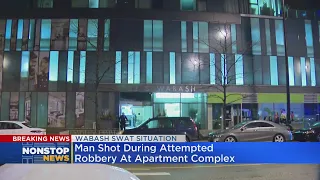 Man shot during attempted robbery inside Near South Side apartment