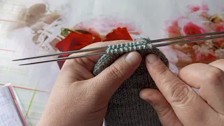 сшиваем мысок методом трёх спиц.
