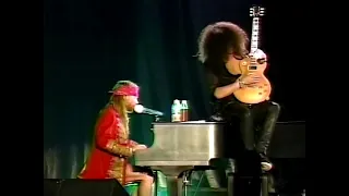 Guns N' Roses - It's Alright / November Rain Live In Paris, June 6, 1992 ( Remastered Audio 2022)