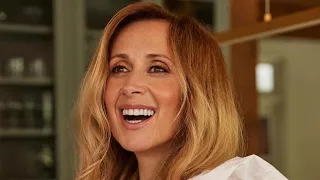 “Des mauvaises infos”  Lara Fabian mouche Léa Salamé après une remarque sur son couple avec Patrick