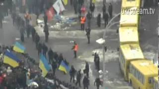 Беркут покидает Евромайдан 11.12.2013