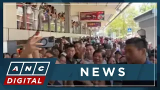 Marcos makes surprise visit in Singapore mall to meet Filipinos | ANC