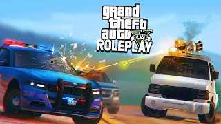 TROLLING THE COPS WITH A MINIGUN VAN - GTA RP