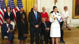 17 Americans Receive the Medal of Freedom