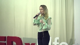 O que fazer pela cura do HIV? | Rúbia Miossi | TEDxUFES