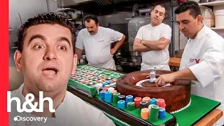 Buddy se apuesta la vida con un pastel realista de ruleta rusa | Cake Boss | Discovery H&H