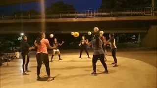 Entrenamiento físico y técnico de kickingball