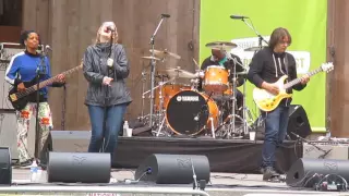 Joan Osborne Soundcheck-Let's Just Kiss And Say GoodBye, Stern Grove 7-17-2016