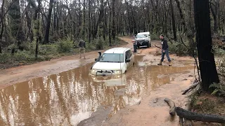 Lithgow Lost city 4x4. Mud and rain!