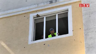 У житлових будинках Ірпеня відновлюють пошкоджені вікна за державні кошти