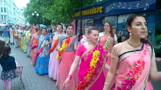 Hare Krishna chants in Russia (arbat)