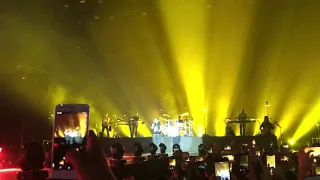 Maroon 5 - What Lovers Do + Payphone (Red Pill Blues World Tour - BKK)