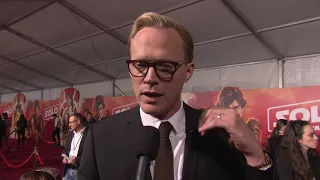 Solo: A Star Wars Story: Paul Bettany "Dryden Vos" Movie Premiere Interview | ScreenSlam