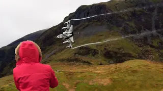 🇺🇸🇬🇧 Great Low Level Mach Loop Flybys With RAF Tornado 4-Ship!