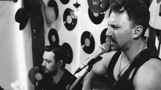 SOMEBODY ELSE - THE 1975 Acoustic Cover LIVE @ THE BUNKER with Aaron Little