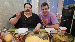 Мукбанг! Mukbang! Мимоза по Ивлевски 😎 мы вроде неплохие комментаторы🤣