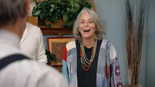 Paul Meets His Estranged Mother (Guest Star Jane Kaczmarek) - mixed-ish