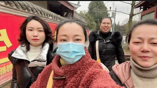 和小魚兒終於見面合體啦！嚇壞台灣人的节奏！大陸老街和台灣老街有什麼不同？