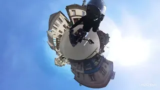 Une nana sur une z650 full black avec son insta 360 sa donne ça 👌