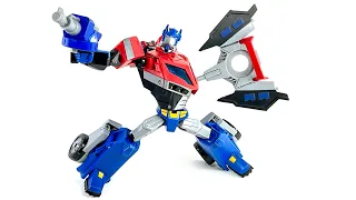 Transformers ANIMATED Voyager Optimus Prime Chefatron Review