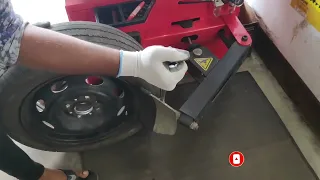 How To Remove and Install Tyre in Tyre Changing Machine
