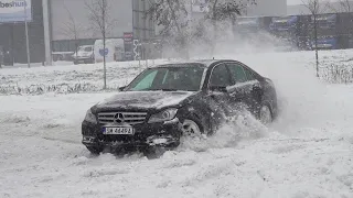 Mercedes-Benz C350 4Matic W204 - CRAZY Snow DRIFTING!