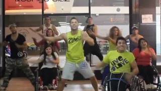 Zumba Chile en silla de ruedas junto a Rodrigo Diaz