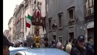 Candelora Circolo S. Agata 2012 in Via Etnea e P.zza Duomo (parte 3 di  6).MP4