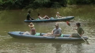 Сплав на байдарках по реке (Canoeing on the river ) -  парк Као Сок (Khao Sok) Thailand.