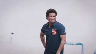 Sachin Tendulkar playing cricket with bollywood heroes. Must Watch