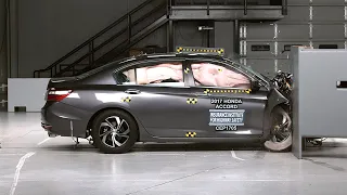 2017 Honda Accord passenger-side small overlap IIHS crash test