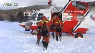Letecká záchranná služba AČR musí umět zasahovat i v horách