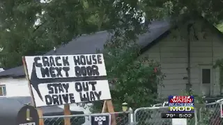 Crack House Next Door: Neighbors post sign to discourage alleged drug activity