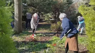 Субботник в Свято-Успенском патриаршем мужском монастыре