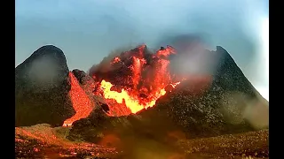 Crater collapse up close (Ultra HD)