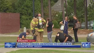 Hazmat crews respond to gas leak at Raleigh shopping center