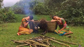 Primitive Life - Forest People and Ethnic Girls | Roasted Duck Eggs