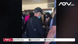 Cientos de pasajeros varados en aeropuerto de La Habana luego de suspensión de vuelos