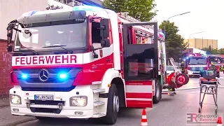 [FEUER IN EINEM VERLASSENEN BETRIEB] - Zimmerbrand ~ Feuerwehr Neuss im Einsatz -