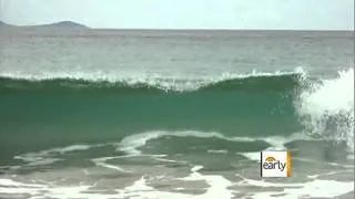 Caught on Tape: Great White lurking in the surf