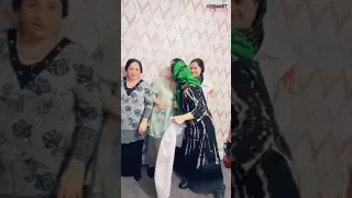 Kızının Kanlı Çarşafını Paylaşan Anne