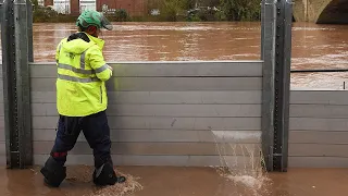 Flood defences: How does the UK and rest of the world prevent floods?